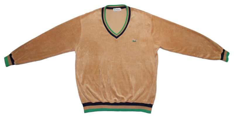 Pet Breed: Saco Lacoste.     T-L