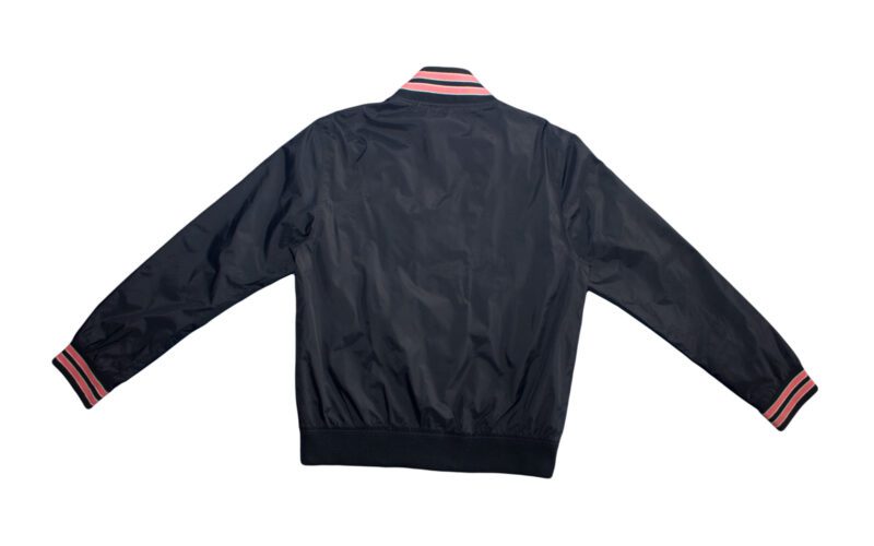 Pet Breed: Chaqueta Lacoste.     T-S