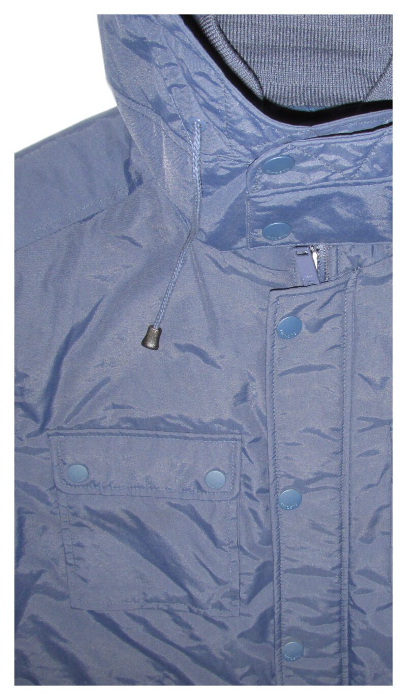 Pet Breed: Chaqueta Lacoste.     T-L