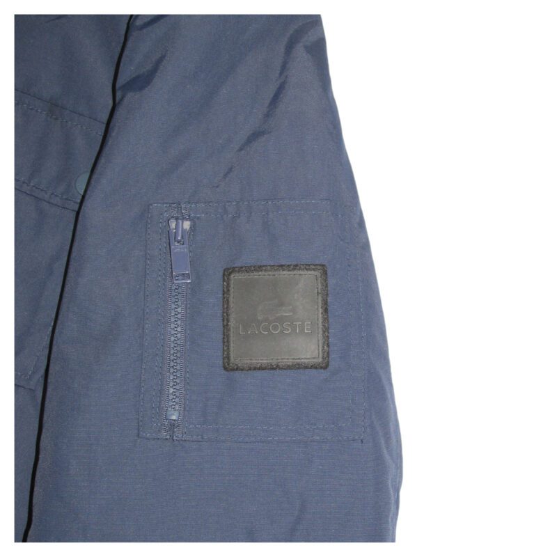 Pet Breed: Chaqueta Lacoste.     T-L