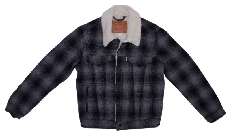 Pet Breed: Chaqueta Levi's.     T-XS