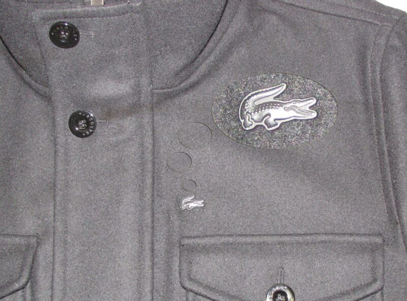 Pet Breed: Chaqueta Lacoste.     T-L