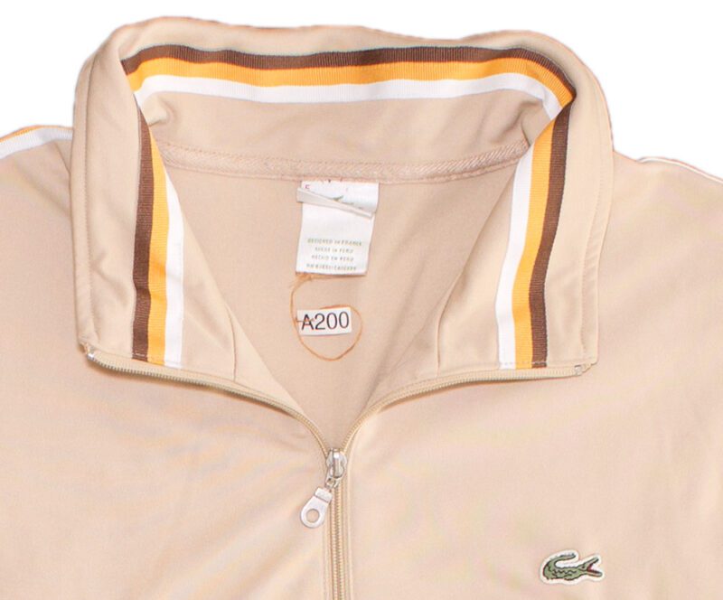Pet Breed: Chaqueta Lacoste.     T-L