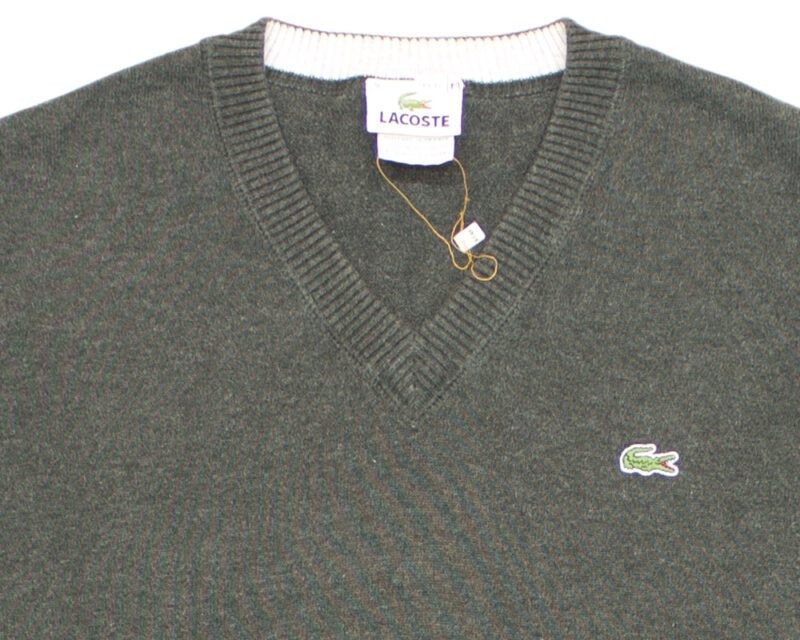 Pet Breed: Saco Lacoste.     T-M